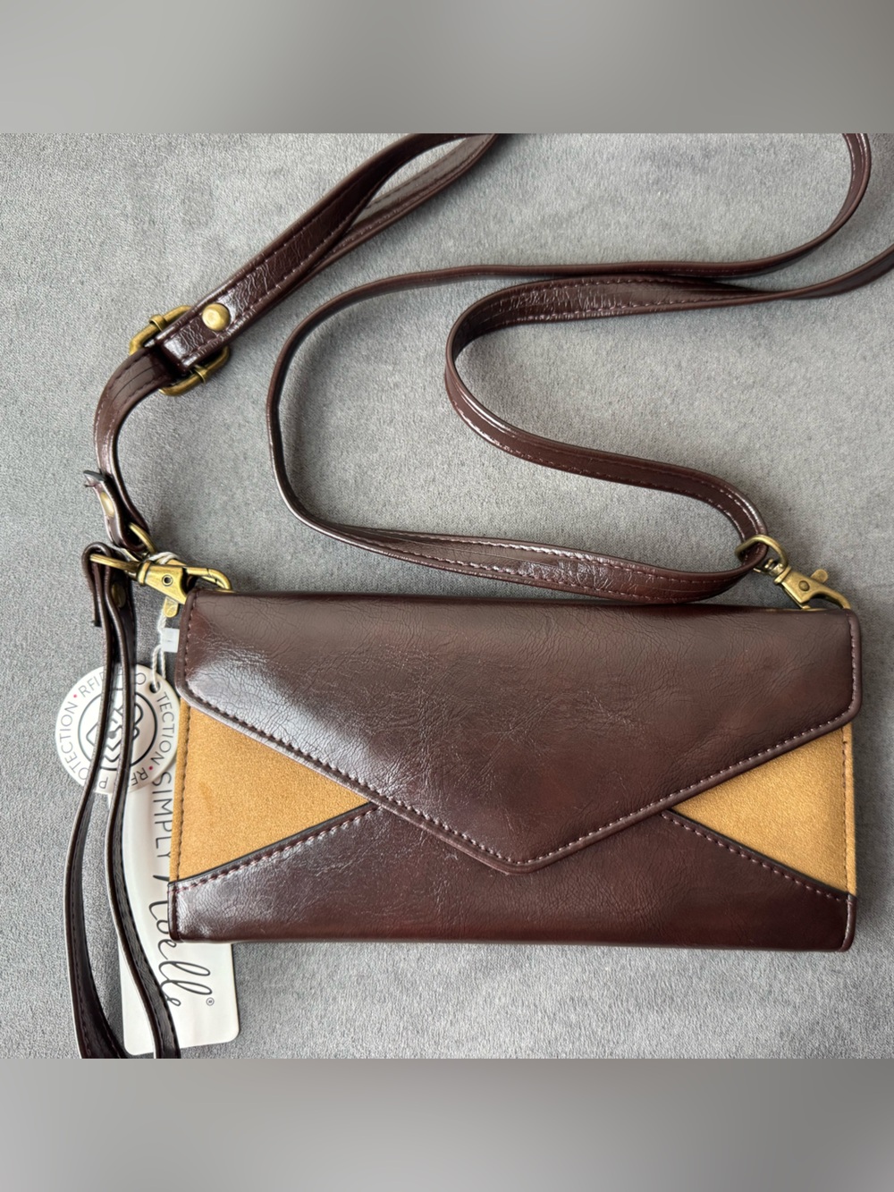 Simply Noelle NWT Convertible Wallet Crossbody Brown Taupe RFID Wristlet Clutch